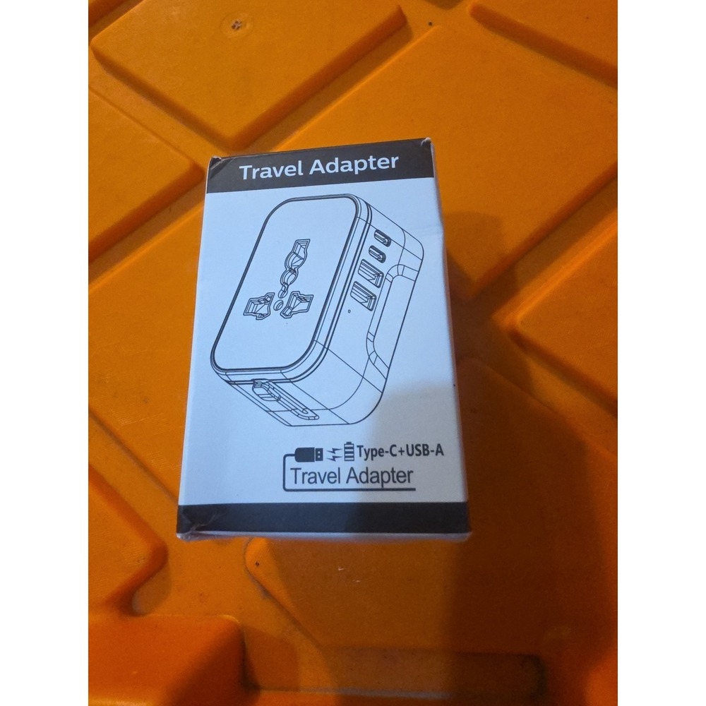 Universal Travel Adapter‎ USB-A USB-C Universal AC Socket